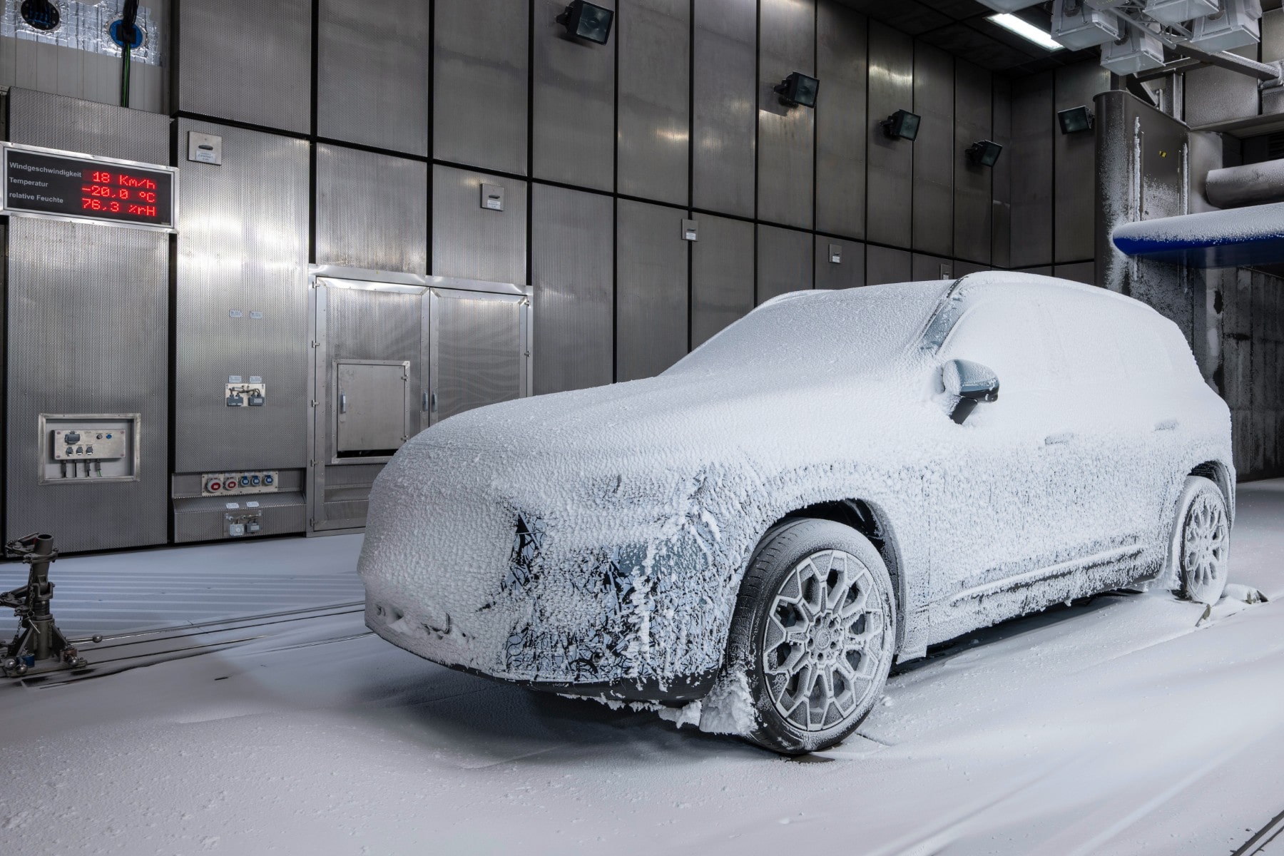 Mercedes gives preview of the GLB with EQ technology ahead of December unveiling - electrive.com