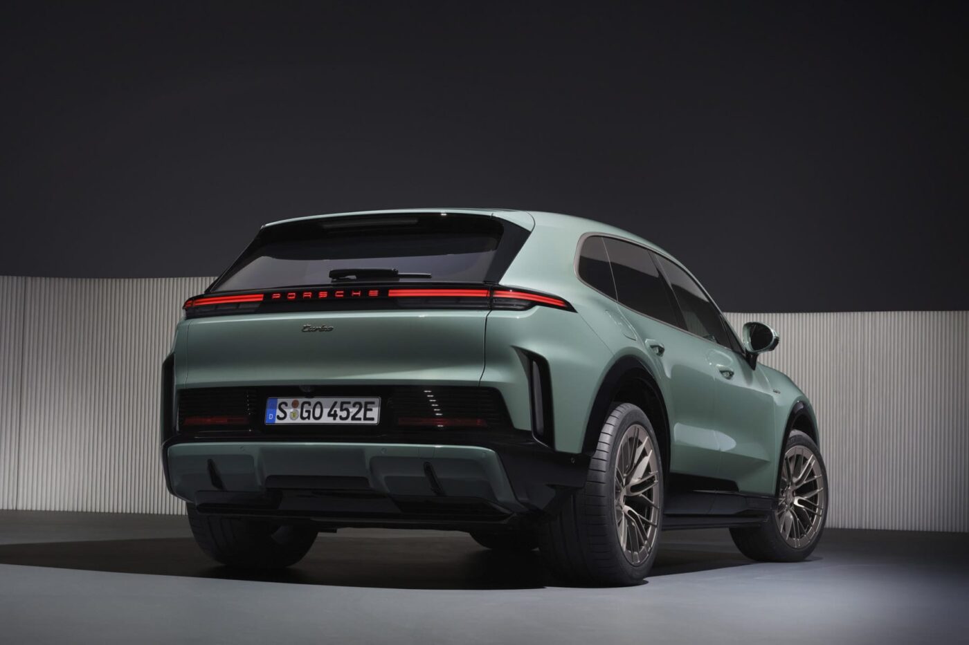 Porsche cayenne electric e4 weltpremiere