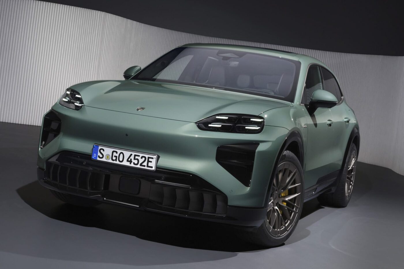 Porsche cayenne electric e4 weltpremiere