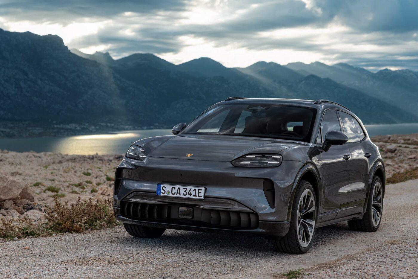 Porsche cayenne electric e4 weltpremiere