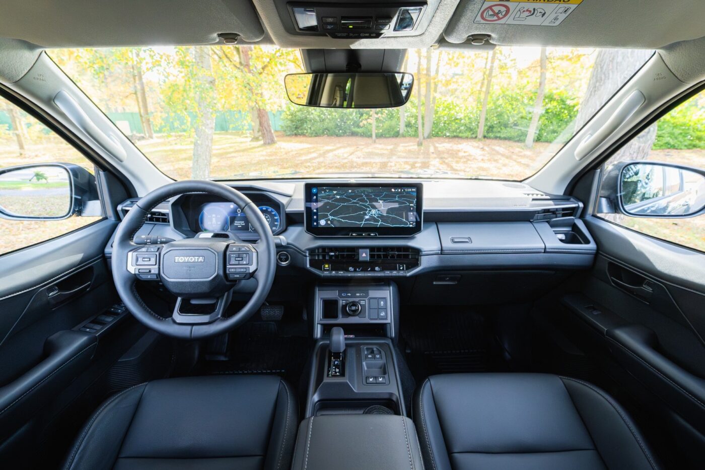 Toyota hilux bev min