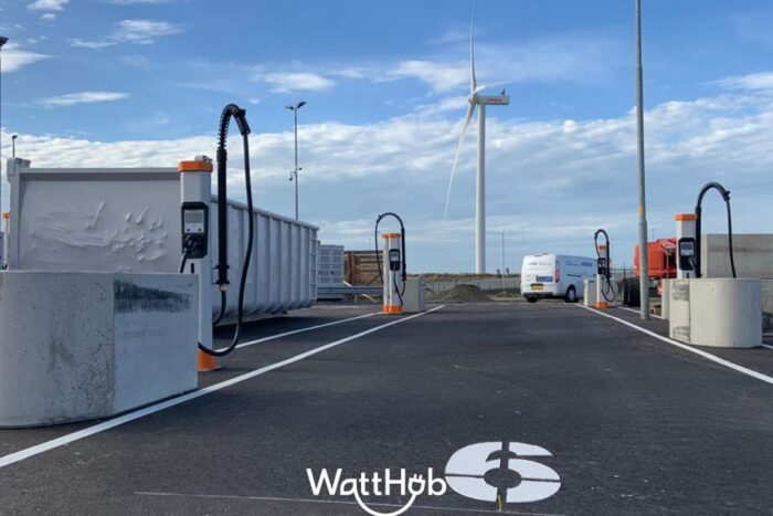 Watthub ladestation estación de carga e lkw camión eléctrico maasvlakte min