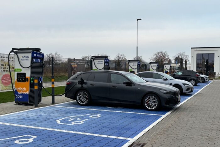 Bmw i5 touring enbw ladestation charging station peine min