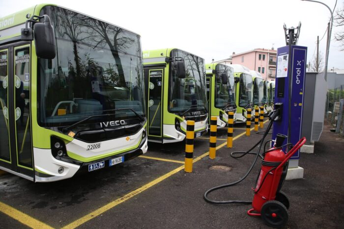 Iveco e way busitalia veneto ladestation enel x rovigo