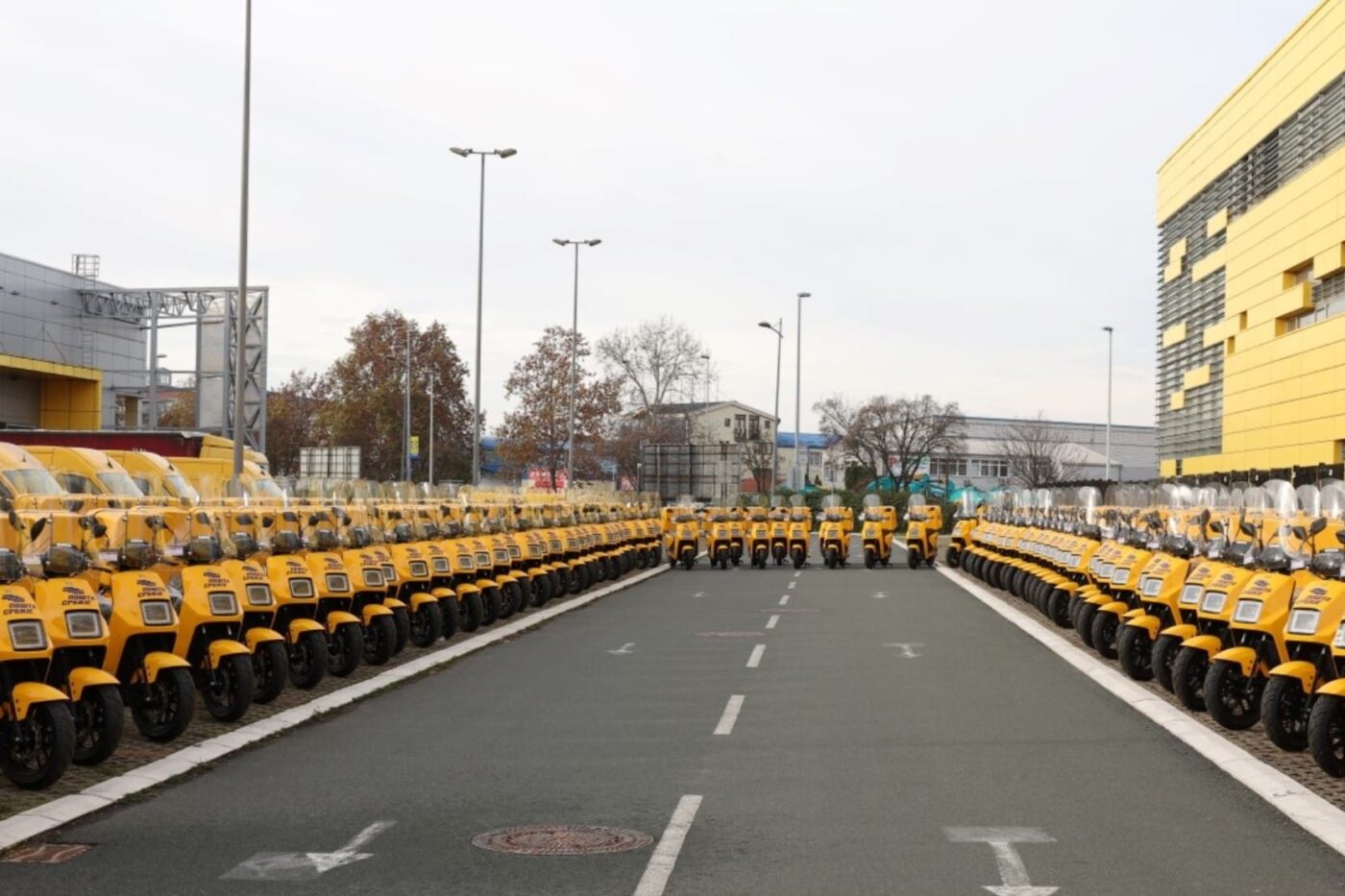 posta srbije e roller scooter eléctrico serbien serbia 2025 03 Posta srbije e roller electric scooter serbien serbia