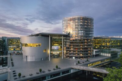 Volkswagen glaeserne manufaktur dresden