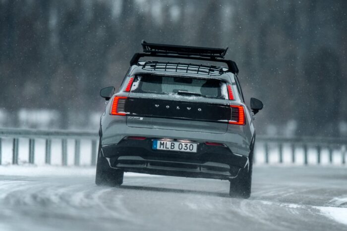 Volvo ex cross country exterior schweden fahraufnahme schwedisches kennzeichen