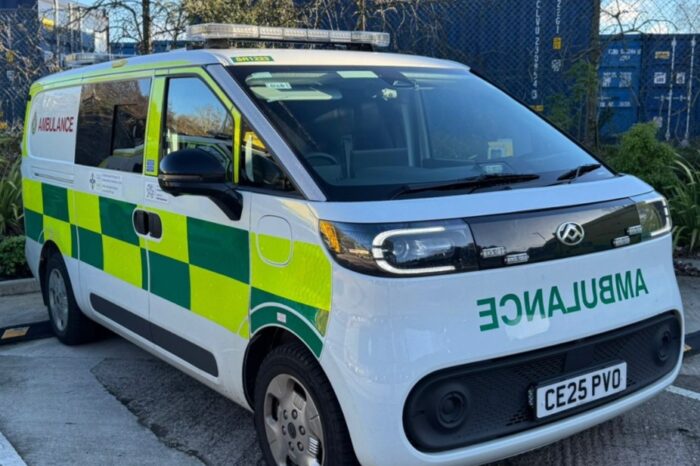 Welsh ambulance service maxus edeliver