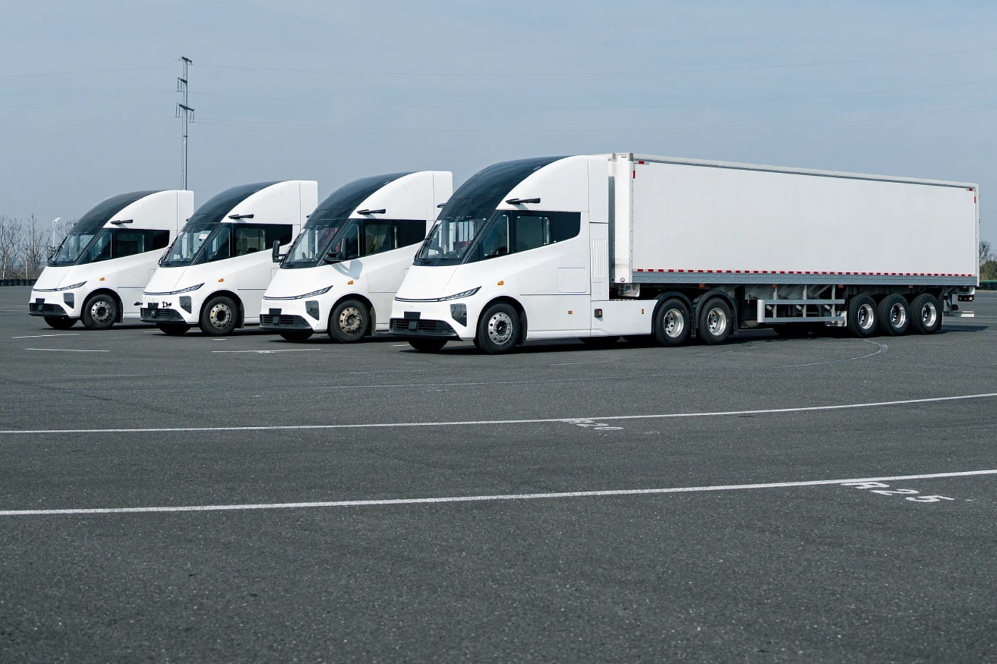 Tecnología Windrose e lkw camión eléctrico hintergrund fondo min