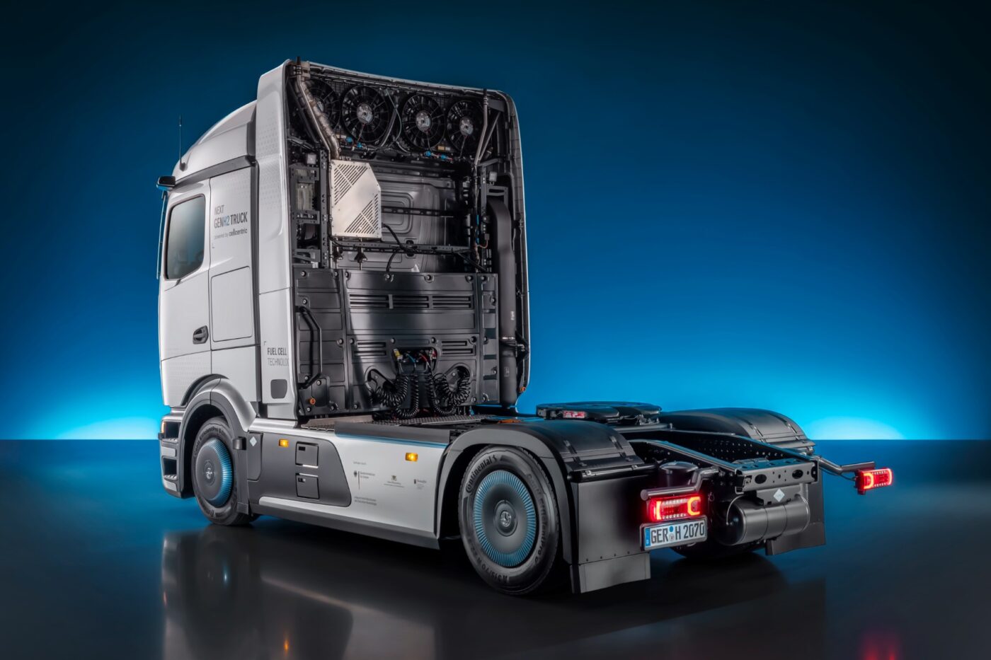 daimler truck mercedes benz nextgenh2 brennstoffzellen lkw fuel cell truck wasserstoff hydrogen 2026 04 Daimler truck mercedes benz nextgenh2 brennstoffzellen lkw fuel cell truck wasserstoff hydrogen