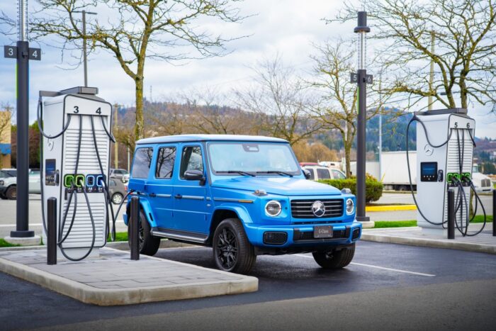 Mercedes benz hpc north america dc charging station canada