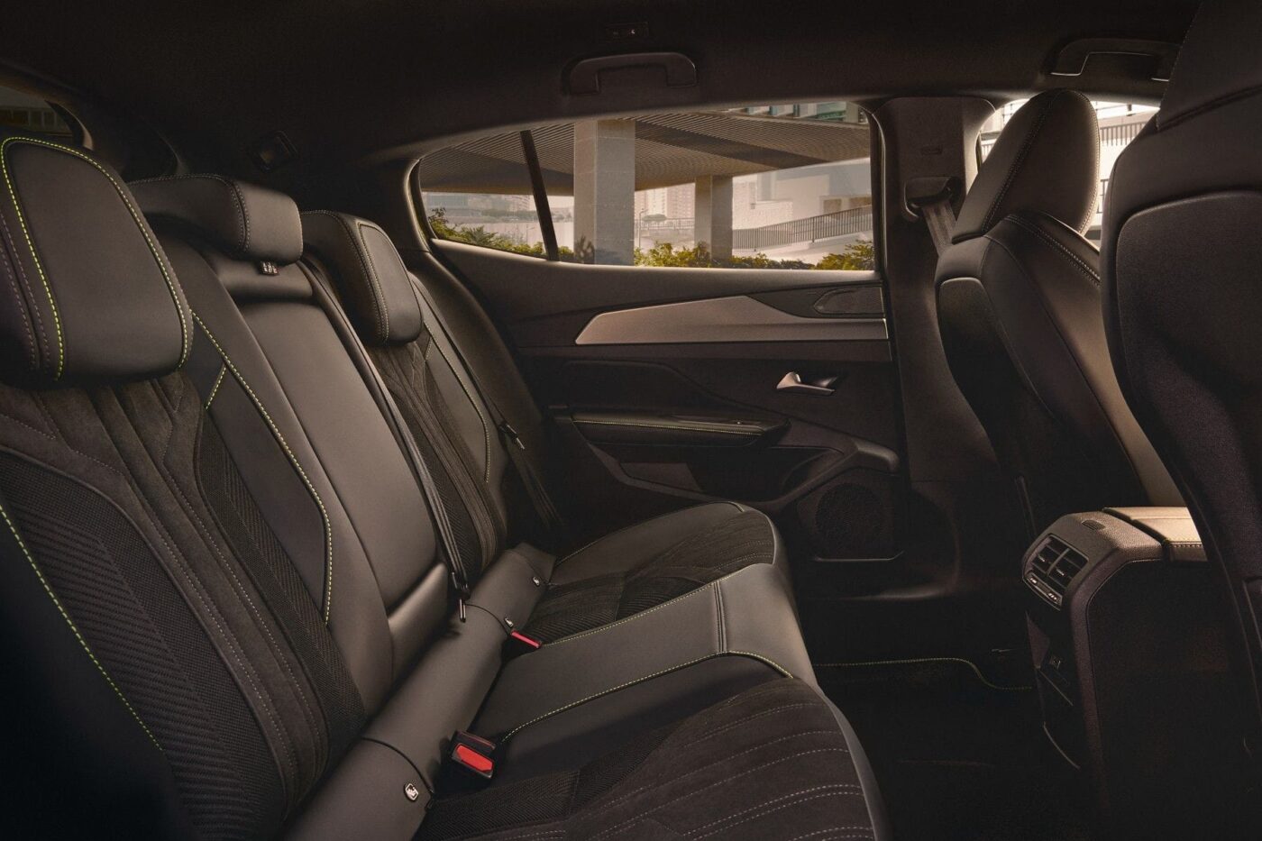 peugeot e 408 facelift 2026 09 min Peugeot e facelift min