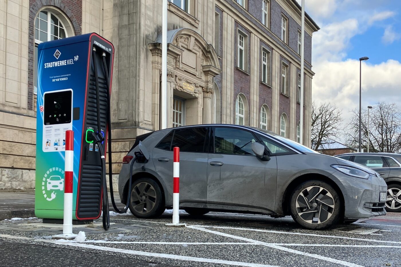 stadtwerke kiel ladestation charging station winter 2025 01 min Stadtwerke kiel ladestation charging station winter min