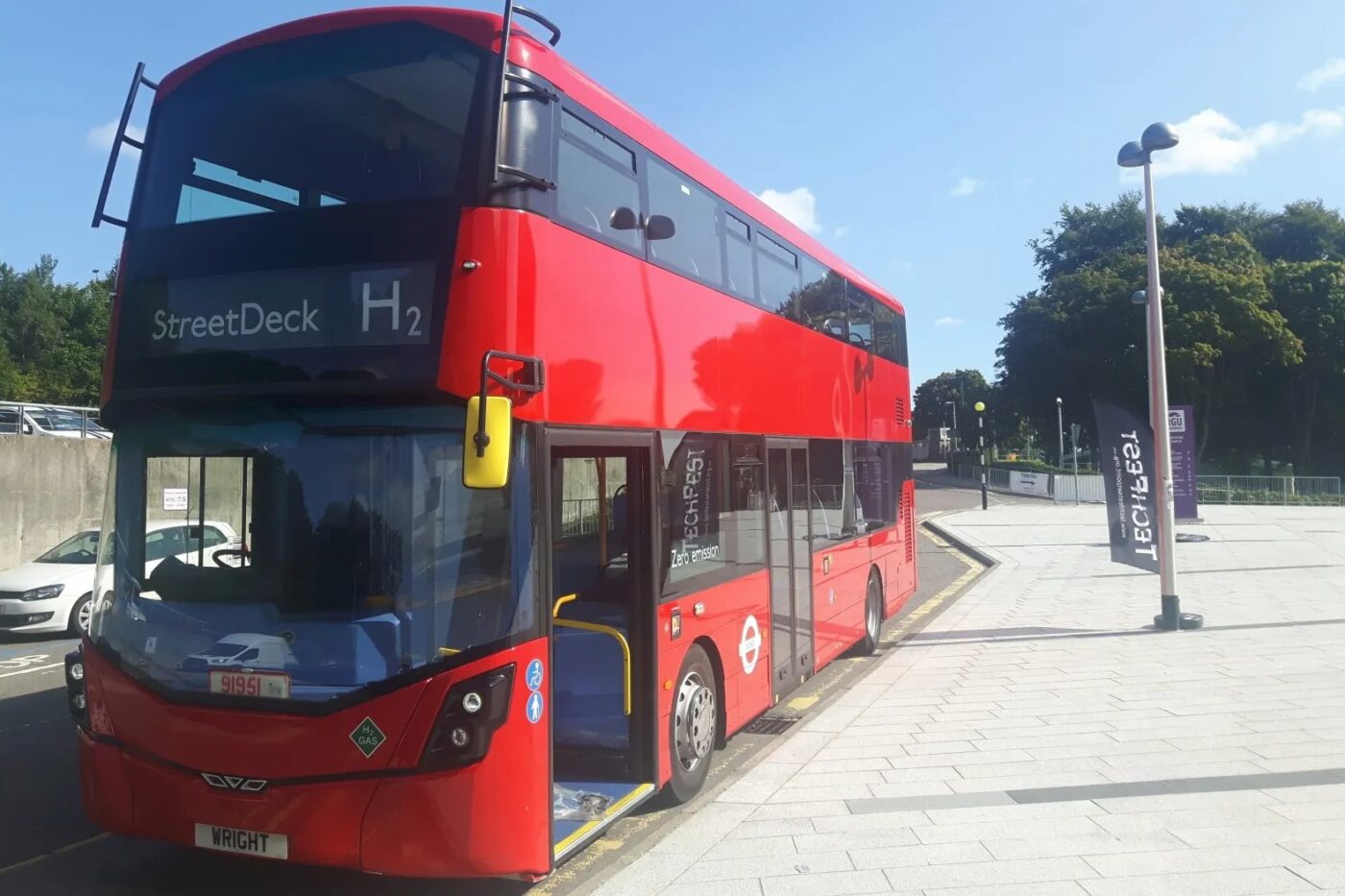 Hidrógeno de dos pisos de Aberdeen wrightbus recortado