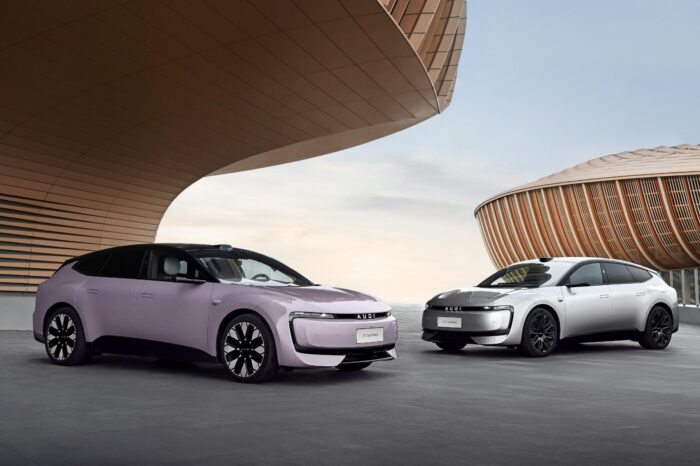 Audi e5 sportback in pastellviolett und weiss