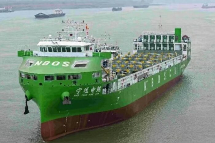 Bairdmaritime electric container ship china cropped