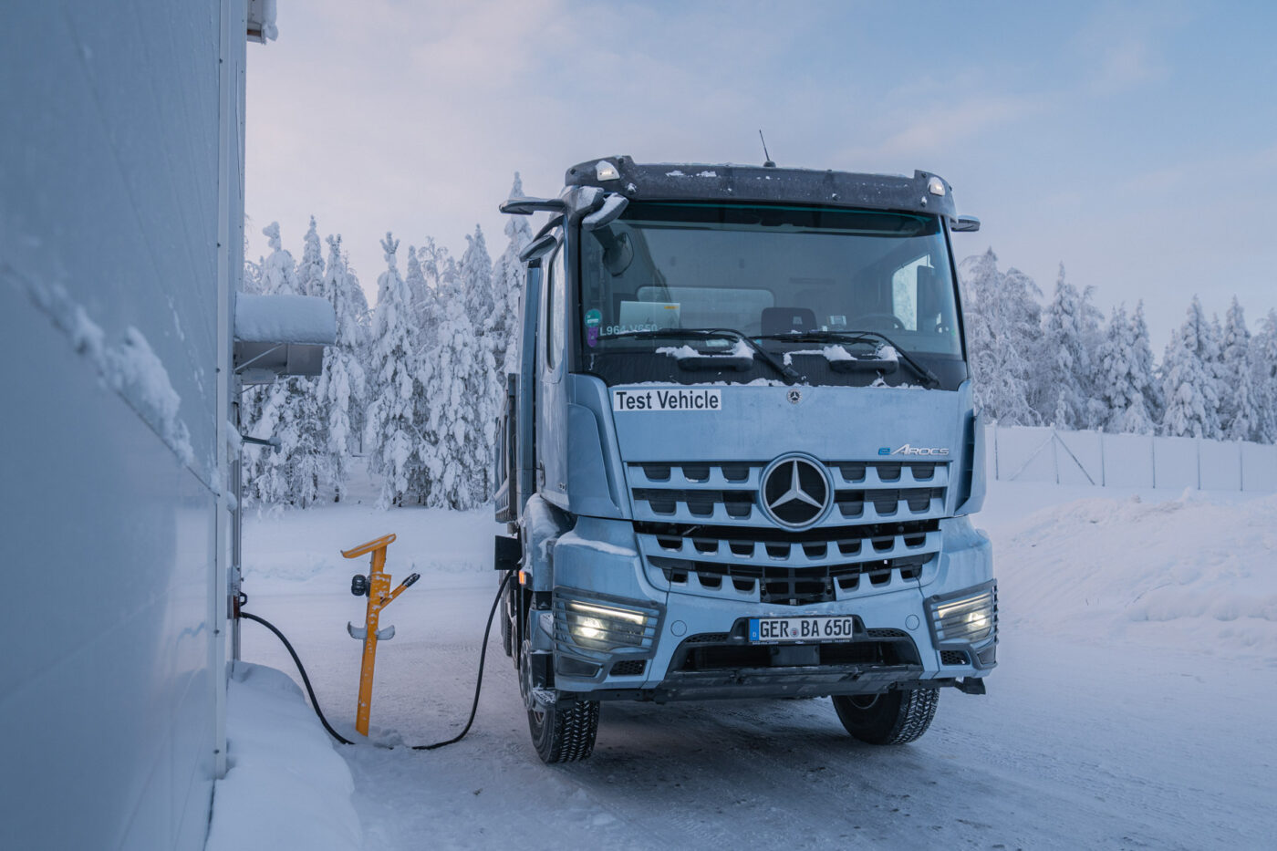 Prueba de invierno de los earocs para camiones Daimler