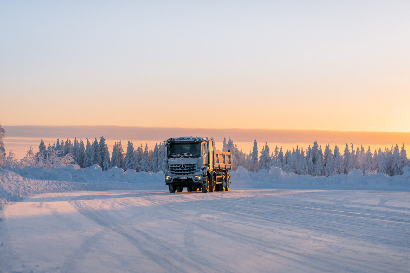 Prueba de invierno de los earocs para camiones Daimler