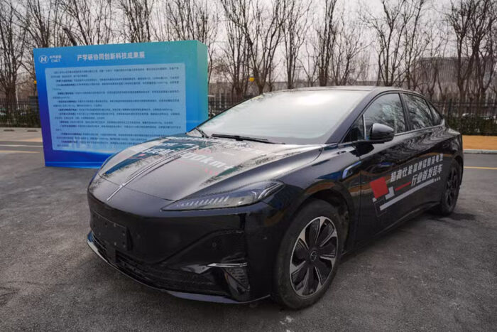 Faw hongqi tiangong semi solid state battery test