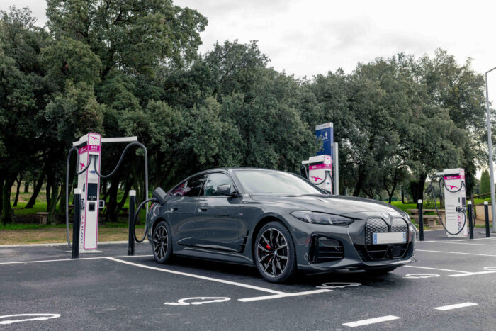 Ionity alpitronic hypercharger hyc ladestation hpc frankreich sorgues bmw i4