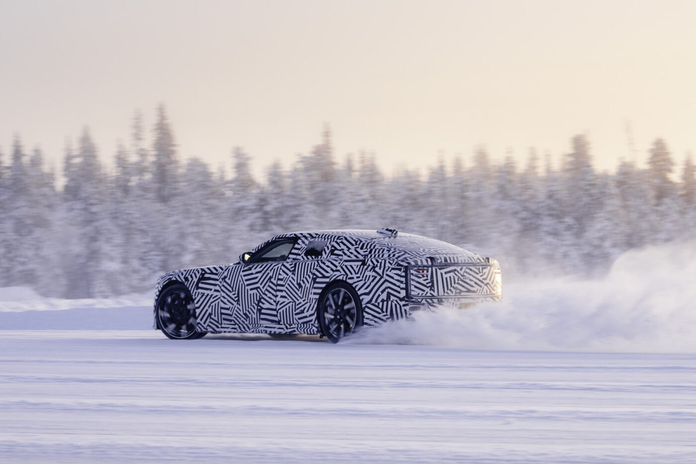 Jaguar luxury gt winter testfahrten schweden