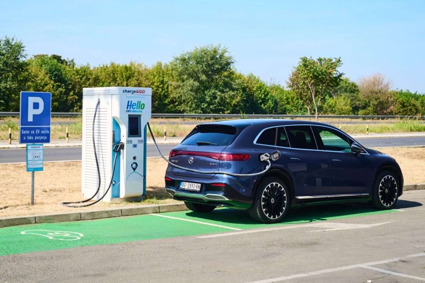 Ladestation charge go omv serbien mercedes benz eqs