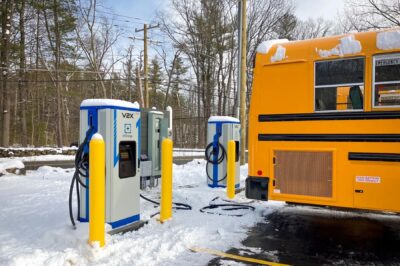 Massachusetts v2x autobuses escolares eléctricos recortados