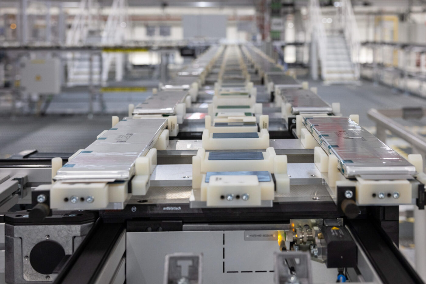 porsche cayenne electric batterie montage horna streda 2026 10 Porsche cayenne electric batterie montage horna streda