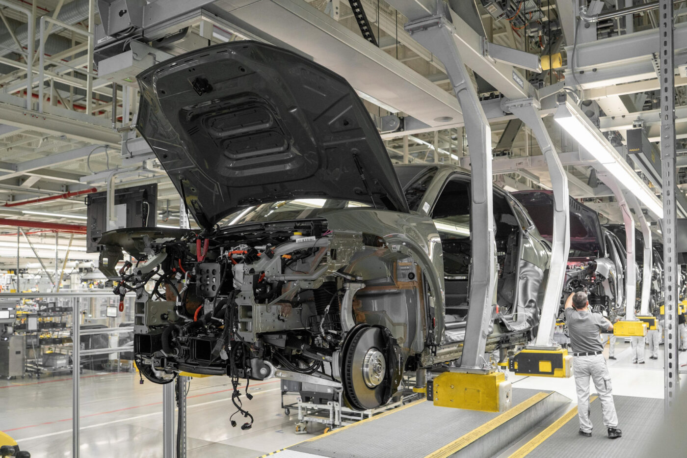 porsche cayenne electric produktion bratislava 2026 02 Porsche cayenne electric produktion bratislava