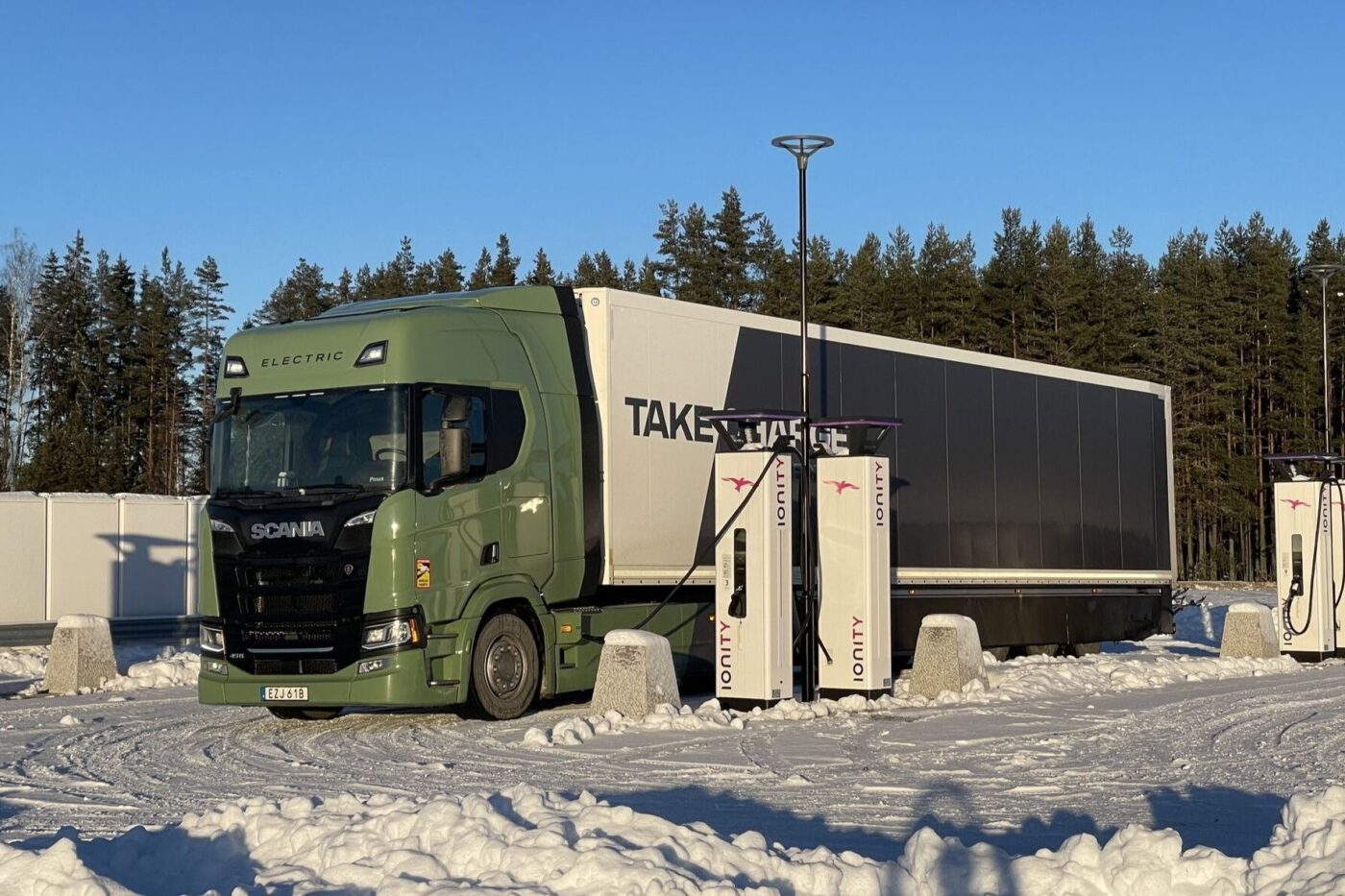 Scania e lkw camión eléctrico ionity ladestation estación de carga min