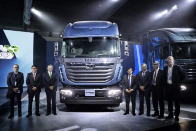 Tata prima h55s h2 en la auto expo