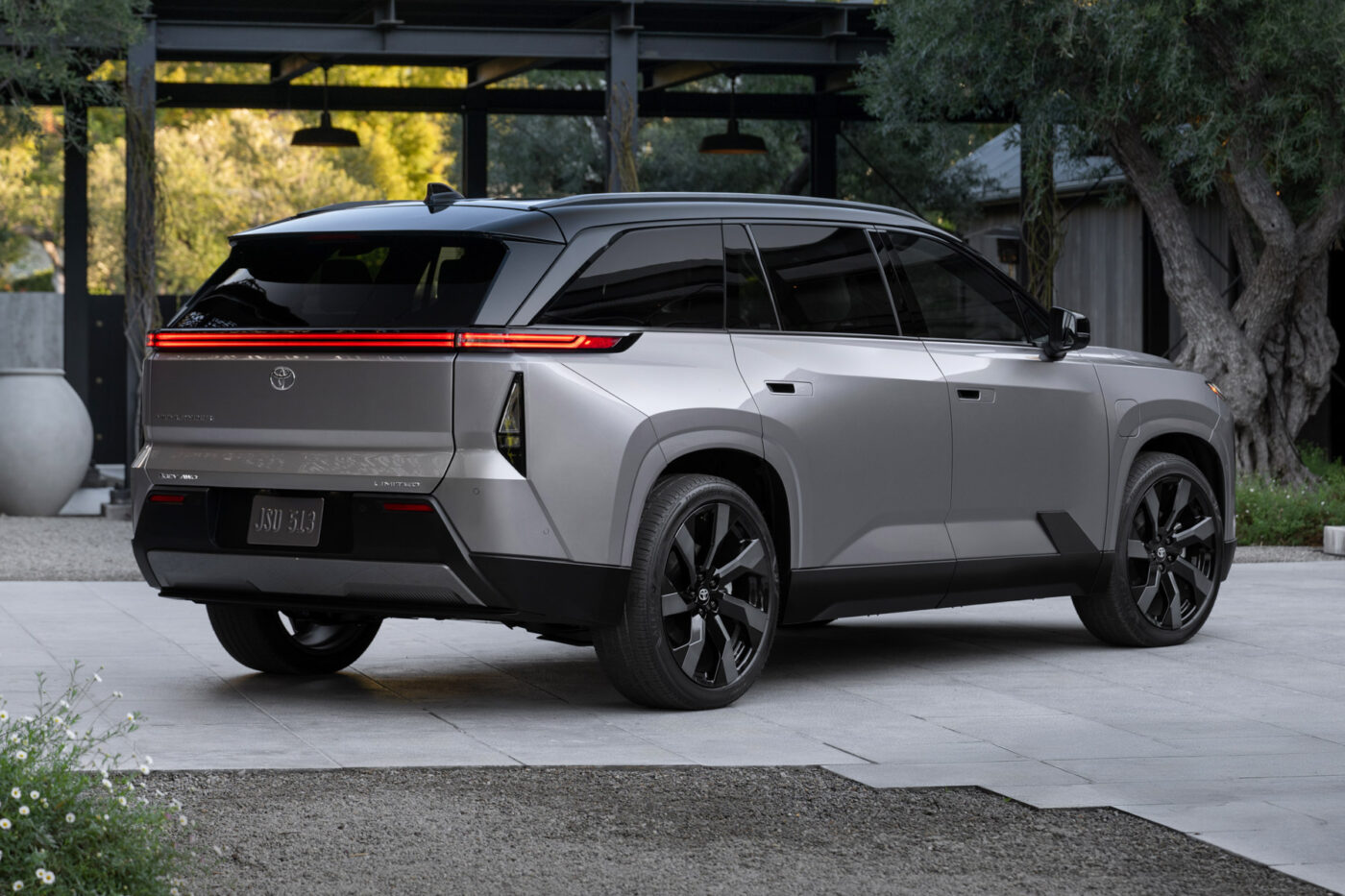 Toyota highlander bev