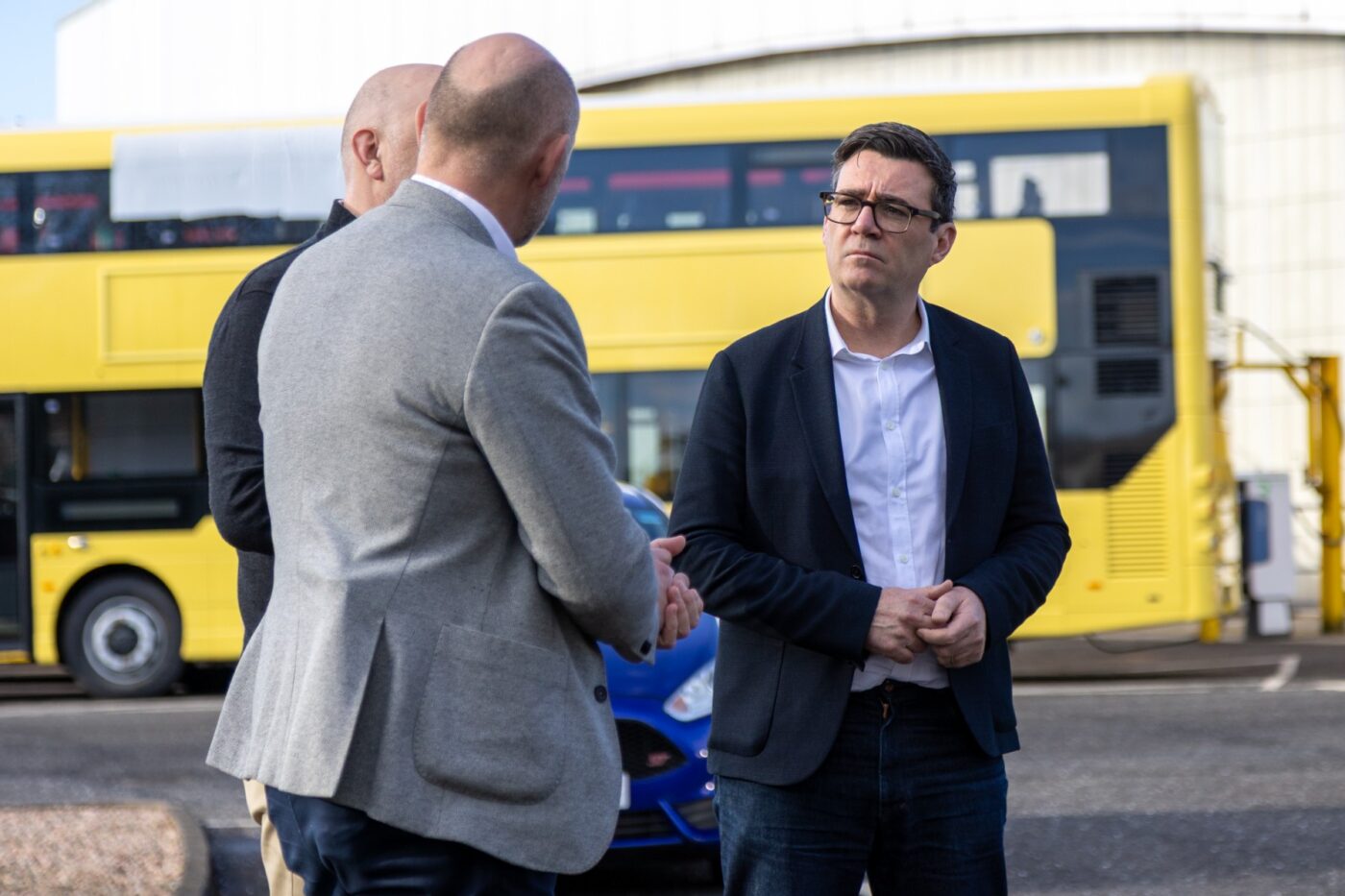Andy burnham en wrightbus