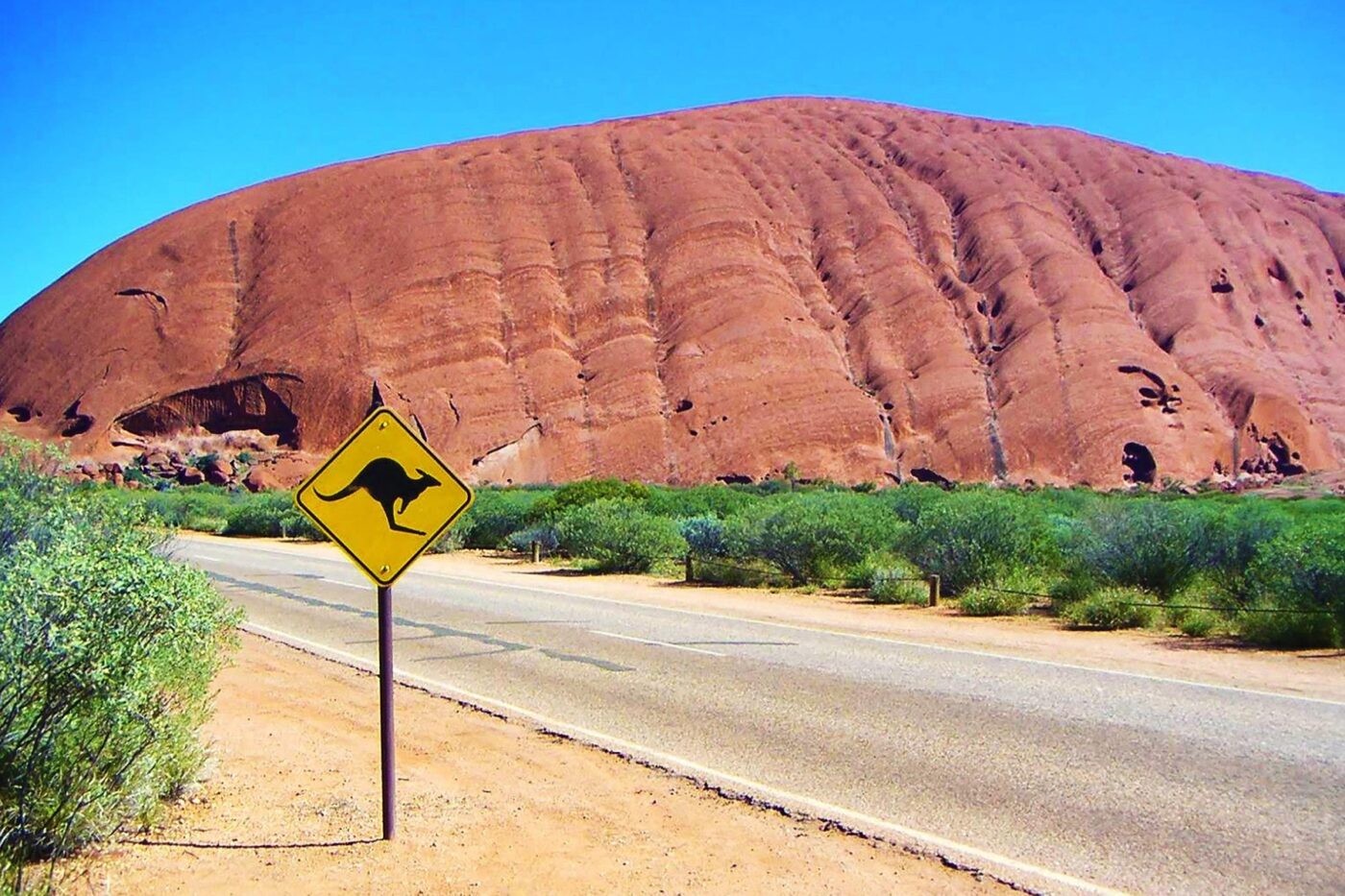 Australien ayers rock kaenguru schild verkehrszeichen