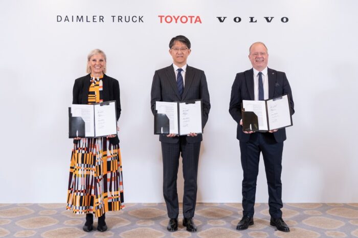 Cellcentric toyota mou