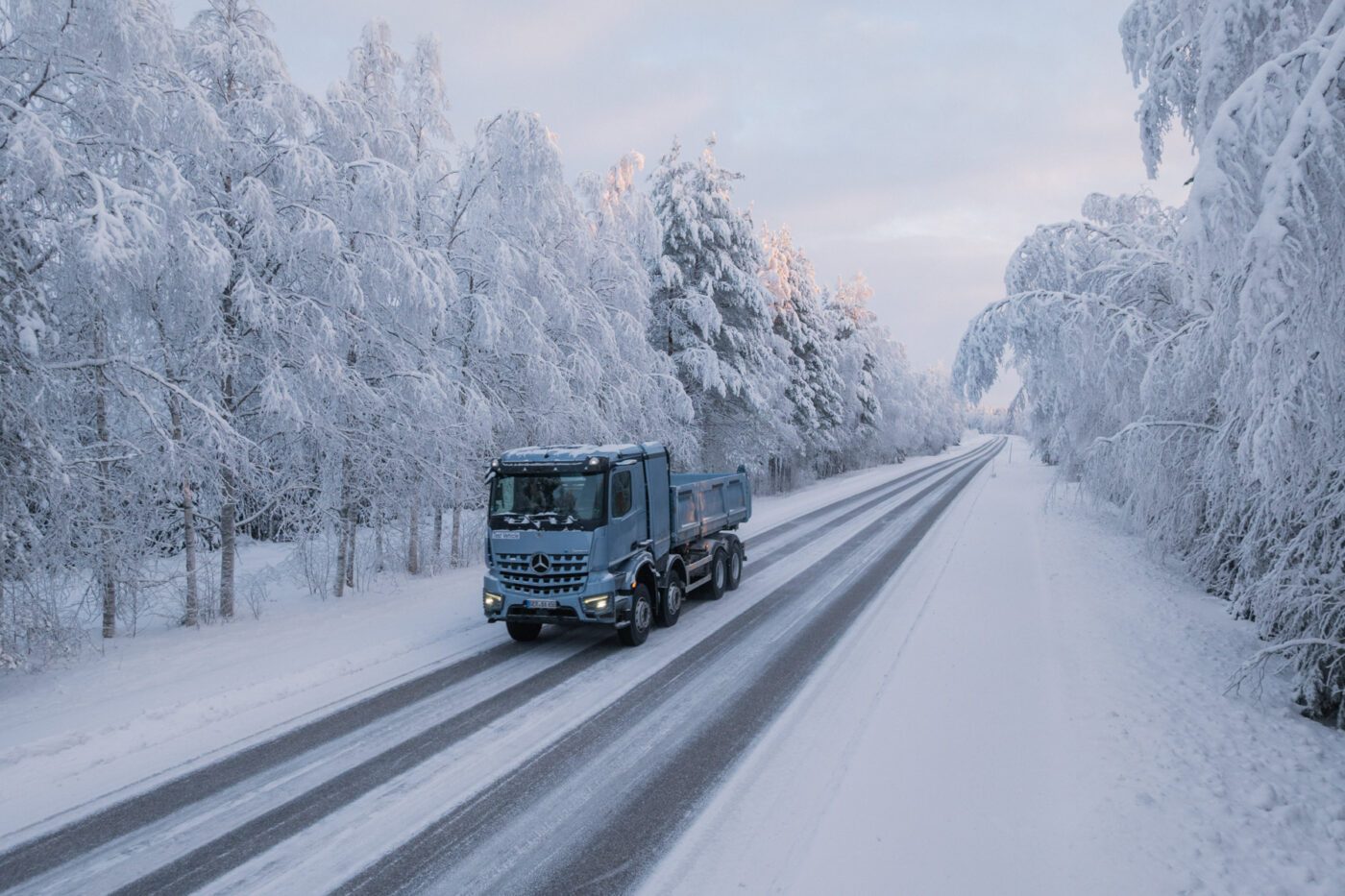 Prueba de invierno de los earocs para camiones Daimler