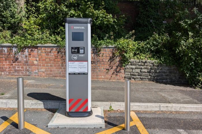 Cargador Ev recortado