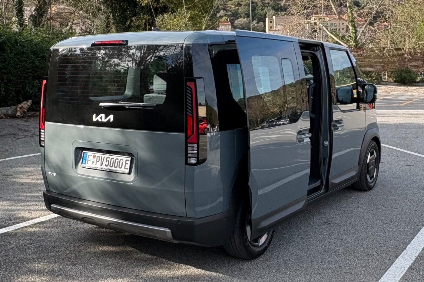 kia pv5 passenger 2026 007 min Kia pv5 passenger min