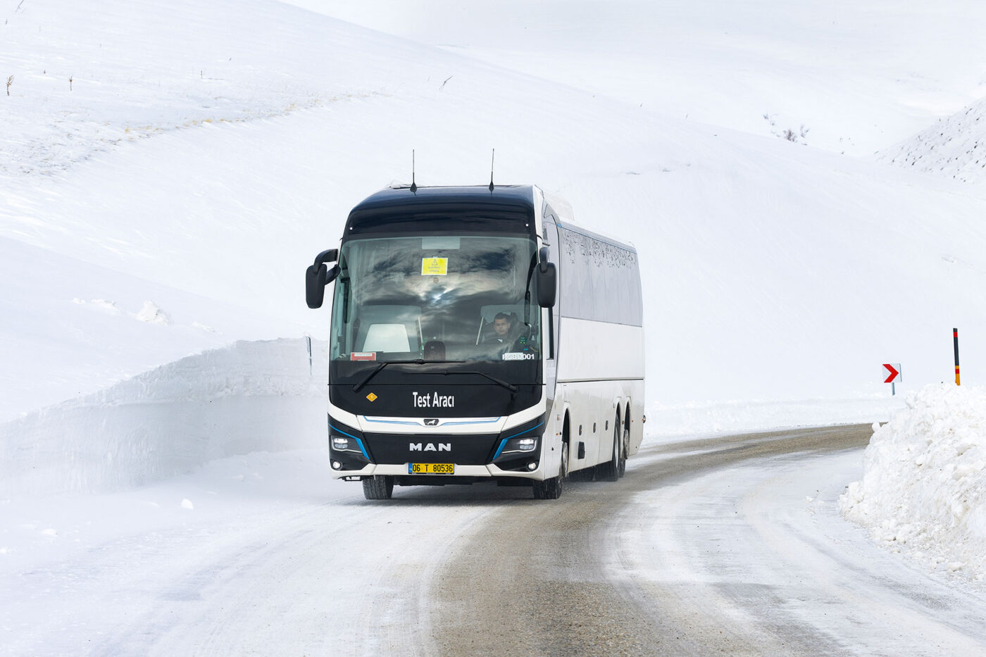 Man lions coach e e bus autobús eléctrico prueba de invierno