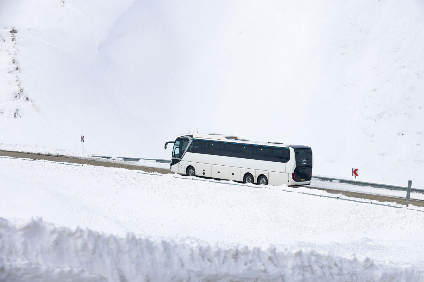 Man lions coach e e bus autobús eléctrico prueba de invierno