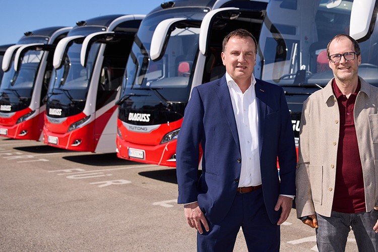 Blaguss e busse e reisebusse yutong t12e