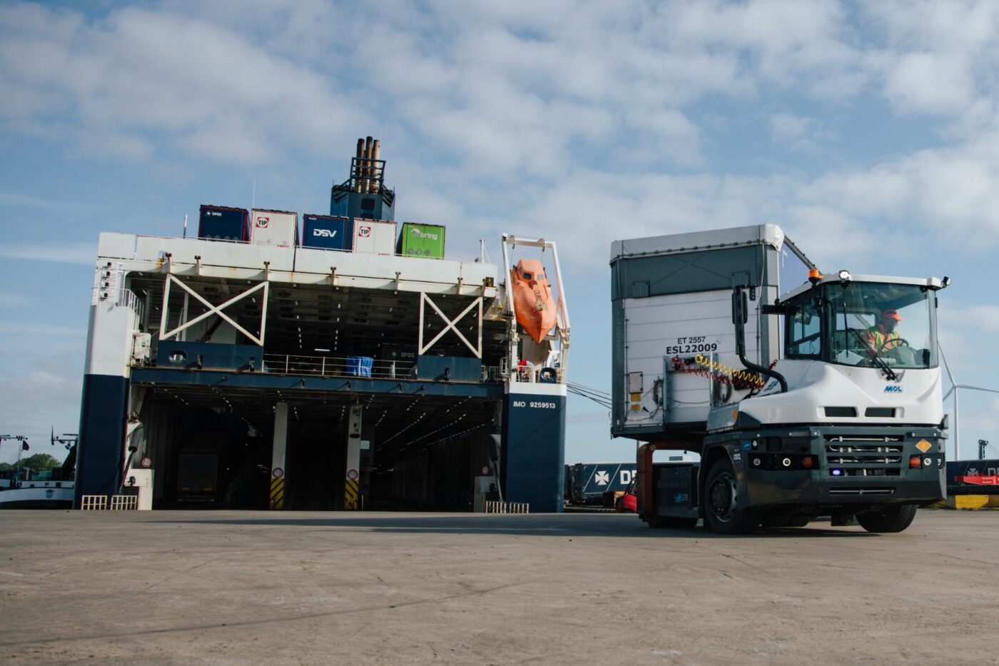 Mol rme volvo penta elektrische terminalzugmaschine