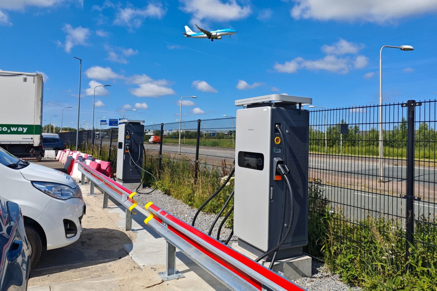 Sungrow ladestationen flughafen niederlande