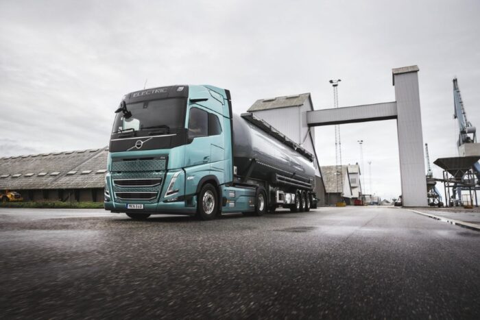 Volvo trucks fh electric my