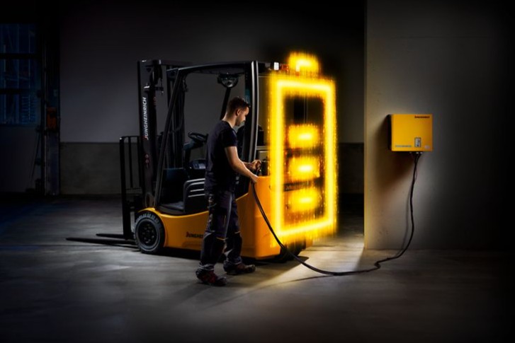 Elektrostapler jungheinrich ladestation