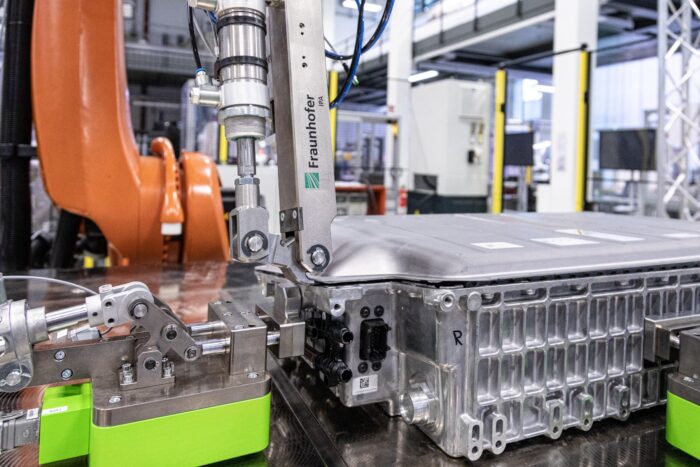 Fraunhofer ipa batterie demontage roboter
