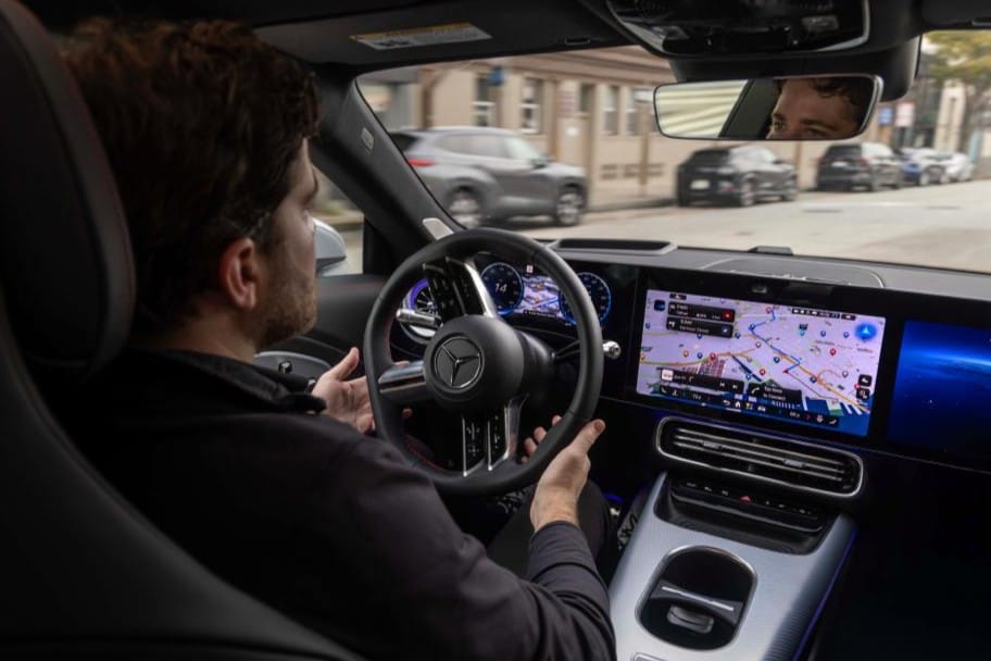 New driving assistant from Mercedes available in Germany from late
