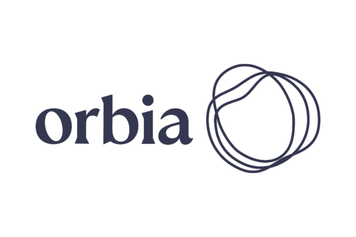 Reciclaje de pilas con el logotipo de Orbia