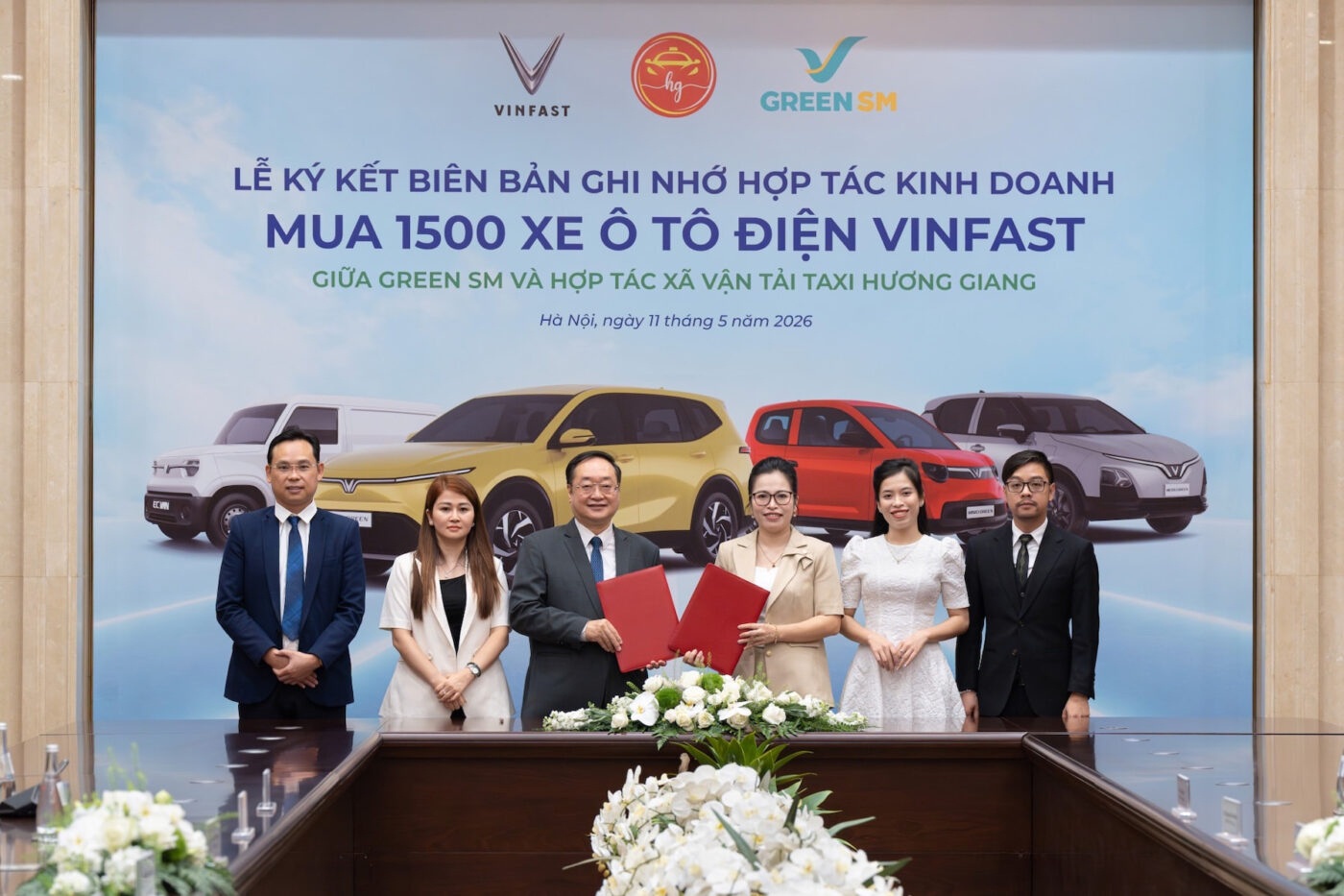 Vinfast taxi huong giang vetnam
