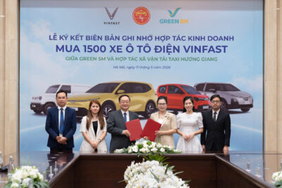 Vinfast taxi huong giang vetnam
